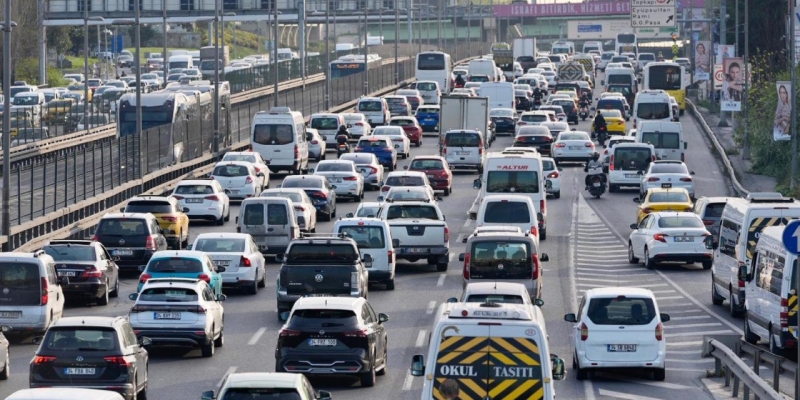 Milyonlarca Araç Sahiplerini İlgilendiriyor: 10 Gün Sonra Tamamen Yasaklanacak